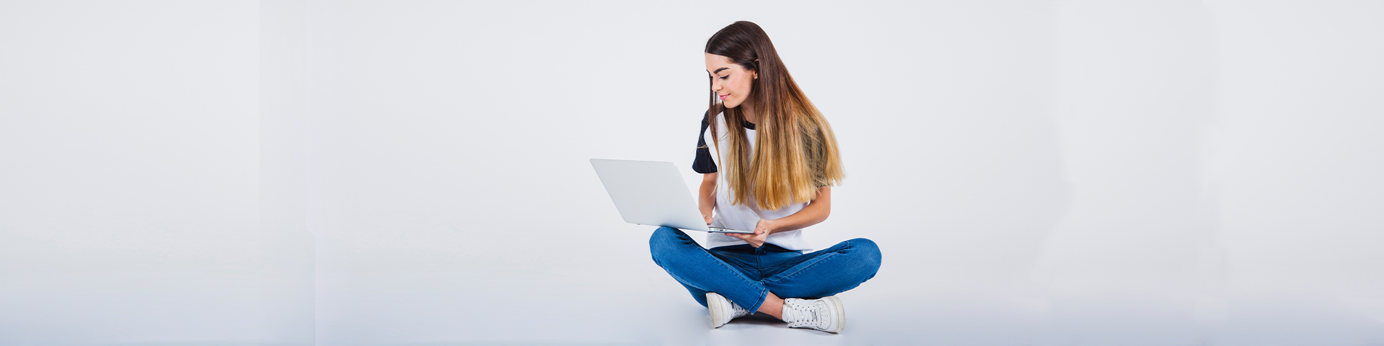 How can I use the web to practice my Hindi?